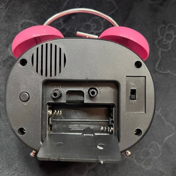hello kitty pink clock - Picture 2 of 3